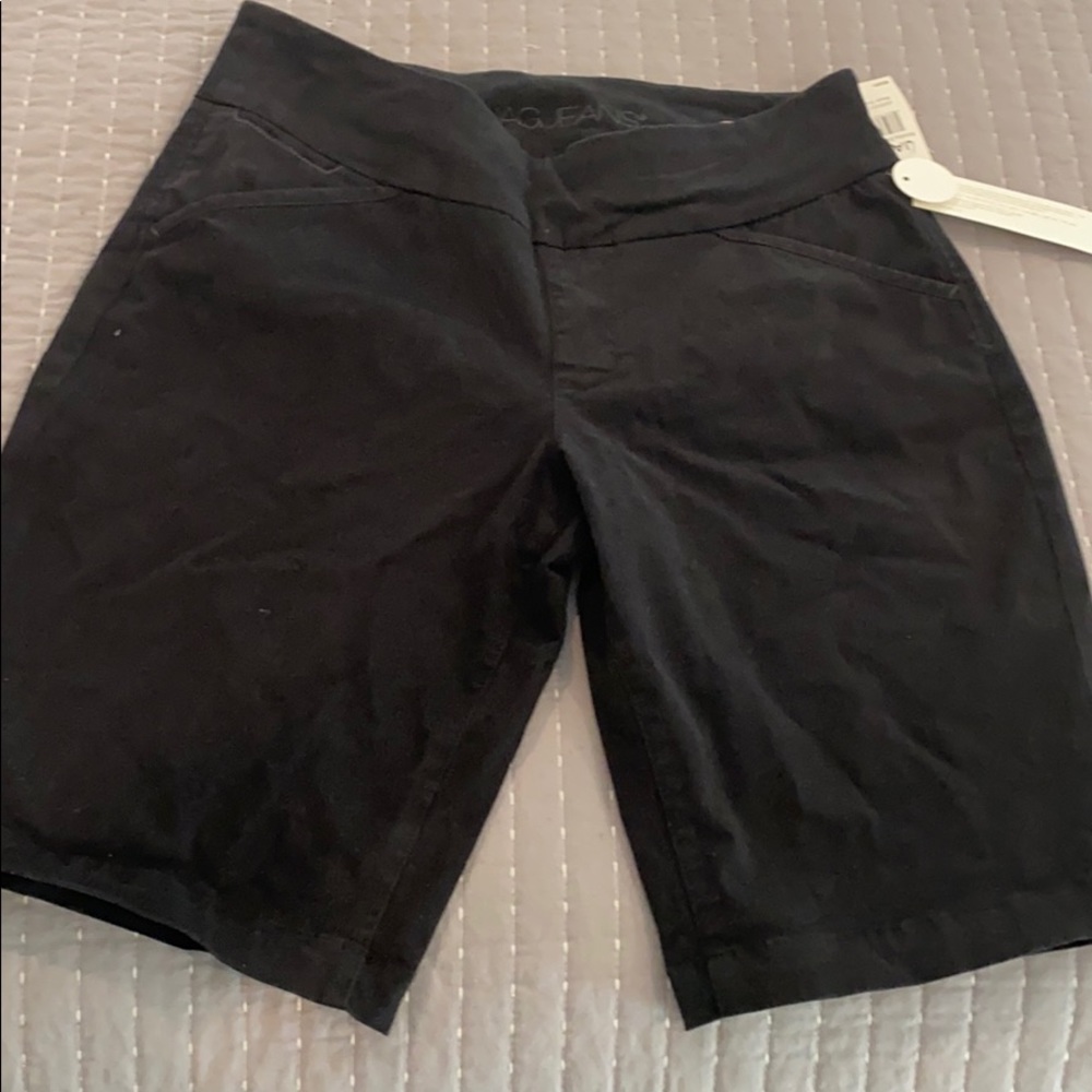 NWT Jag Bermuda shirts.  Black, slimming shorts.  Size 12